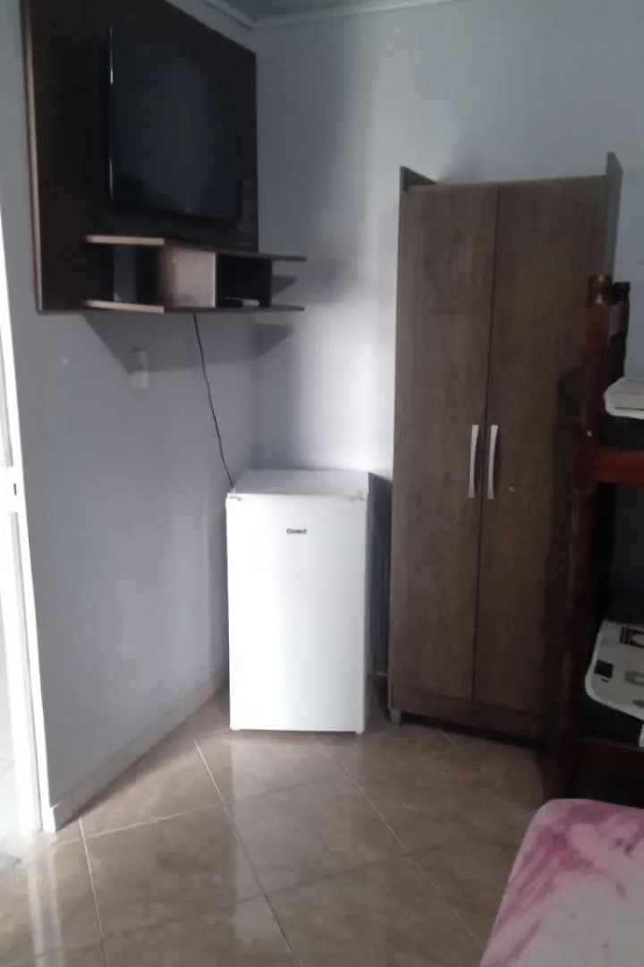 Casa de hóspedes Suites Economicas Centro Penha Penha
